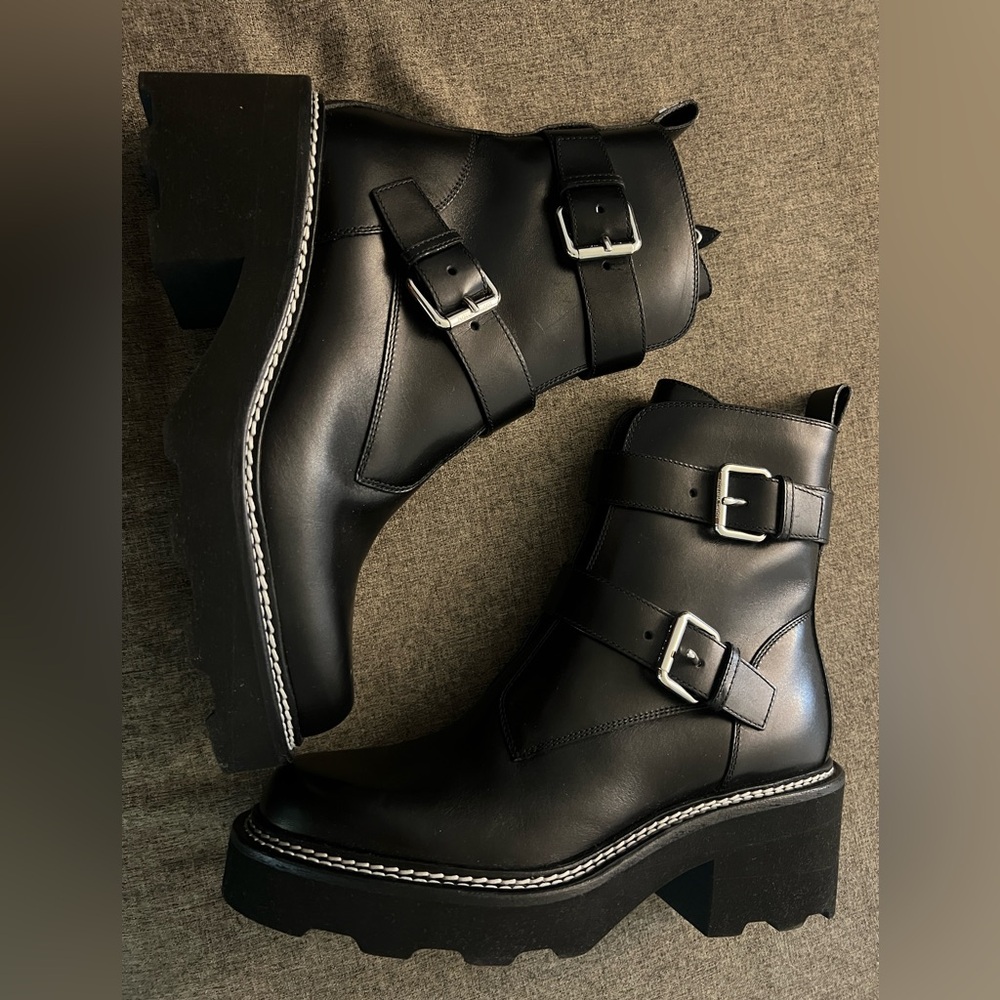 Louis Vuitton new beaubourg ankle boots, size 39